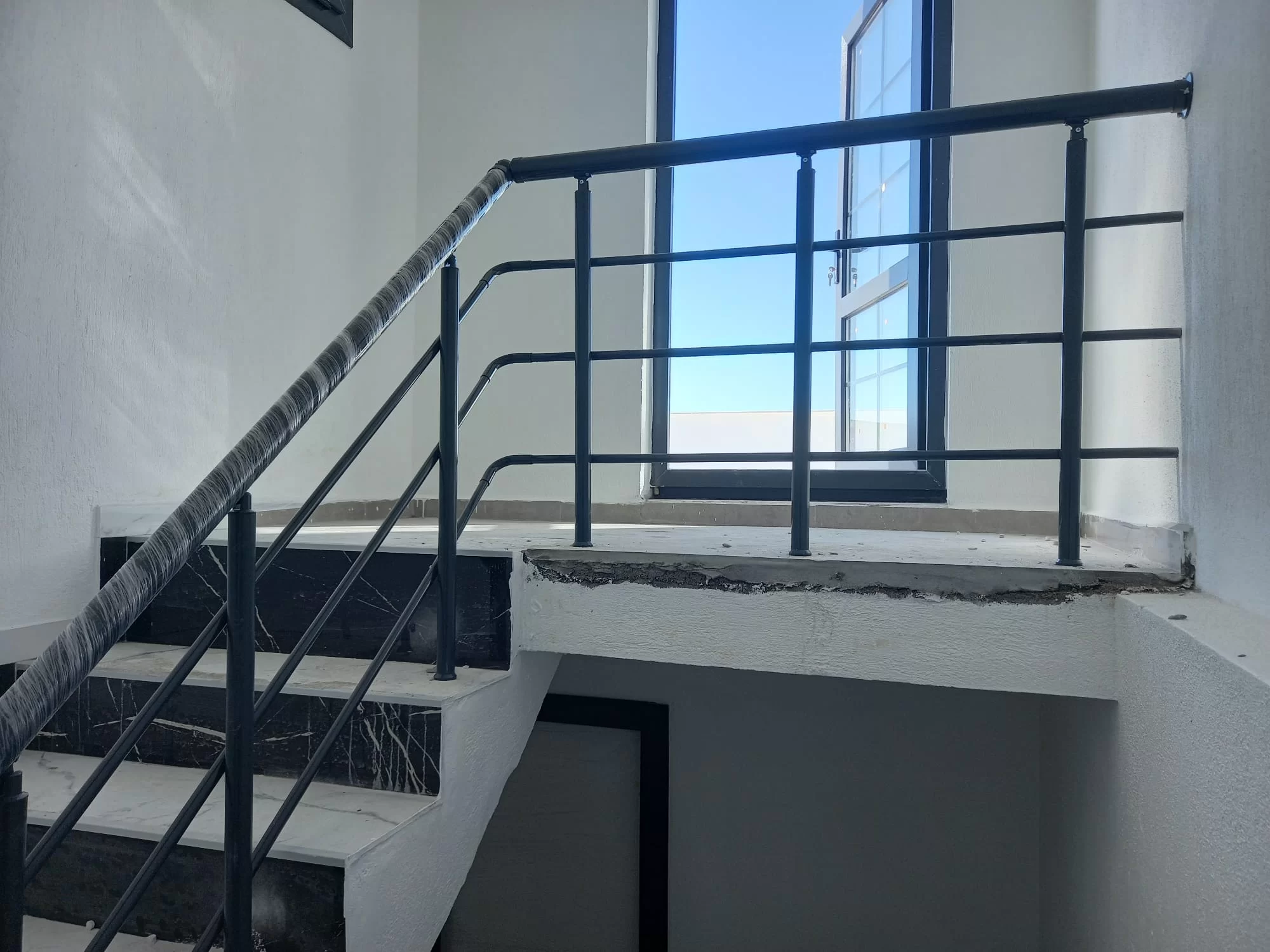 Urla ve Güzelbahçe Alüminyum Korkuluk ve Küpeşte